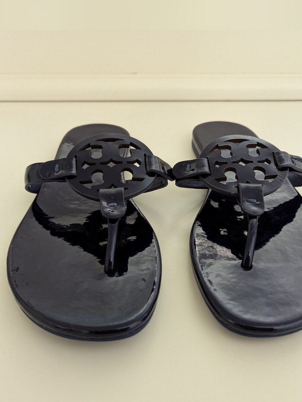 NWOT! Tory Burch Miller Sandal In Dark Blue Patent Leather Size 7.5 - Picture 4 of 15